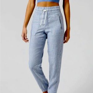 Athleta; “Cabo Linen Jogger”; BLACK